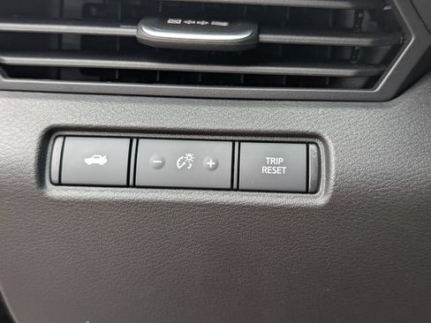 Used 2024 Nissan Altima 2.5 S FWD image 17