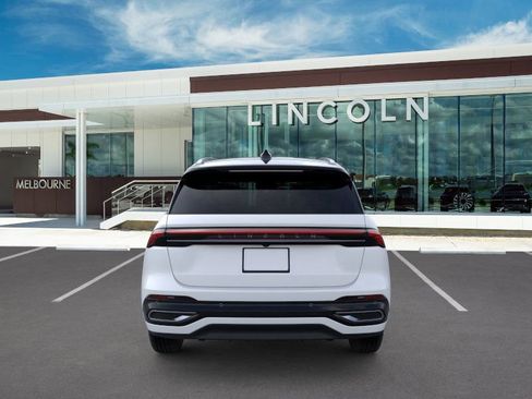 New 2026 Lincoln Nautilus Reserve image 5