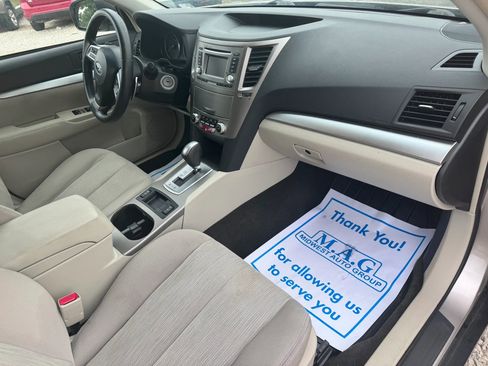 Used 2014 Subaru Outback 2.5i Premium w/ Popular Package #1B AWD/4WD image 29