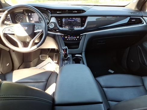 Used 2024 Cadillac XT6 Sport w/ Technology Package AWD/4WD image 12