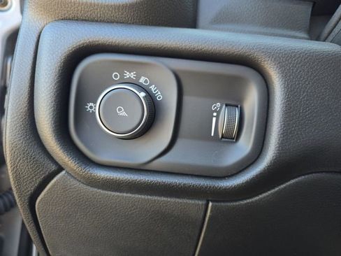 Used 2024 RAM 3500 Tradesman w/ Chrome Appearance Group AWD/4WD image 29