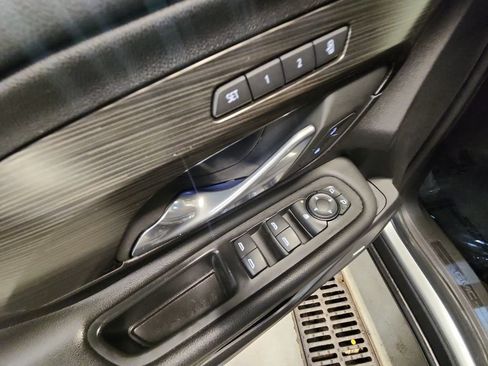 Certified 2024 GMC Terrain SLT w/ Infotainment Package II AWD/4WD image 35