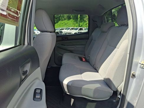 Used 2015 Toyota Tacoma 4x4 Double Cab w/ SR5 Package image 10