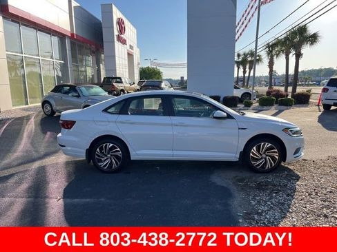 Used 2020 Volkswagen Jetta SEL FWD image 2