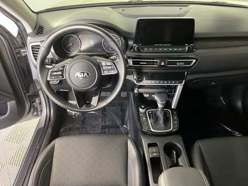 Used 2021 Kia Seltos SX w/ SX Sunroof Package AWD/4WD image 10