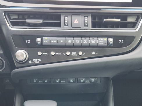 New 2025 Lexus ES 350 Ultra Luxury image 15