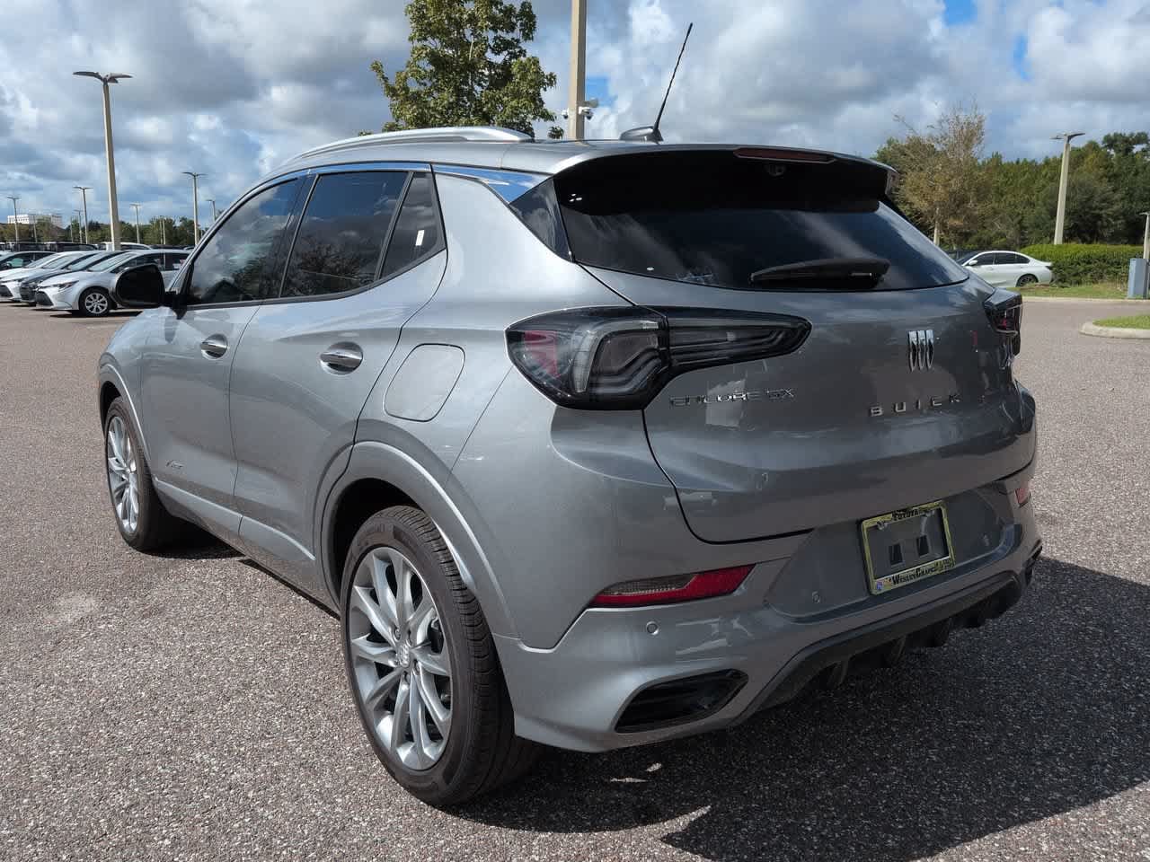 Used 2024 Buick Encore GX Avenir w/ Avenir Technology Package FWD image 4