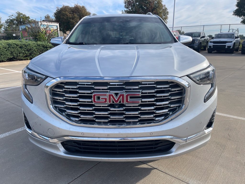 Used 2020 GMC Terrain Denali w/ Denali Premium Package AWD/4WD image 2