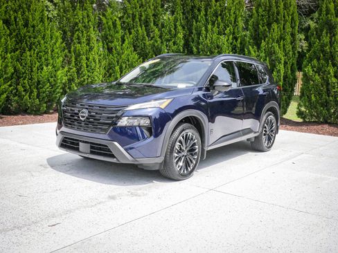 Used 2026 Nissan Rogue Dark Armor FWD image 5