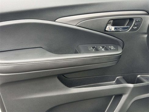 Certified 2024 Honda Ridgeline RTL image 10