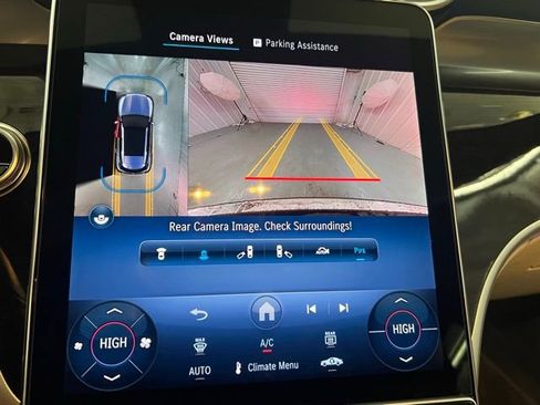 Used 2025 Mercedes-Benz GLC 350e 4MATIC image 28