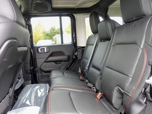 New 2026 Jeep Wrangler Unlimited Rubicon w/ Technology Group image 24