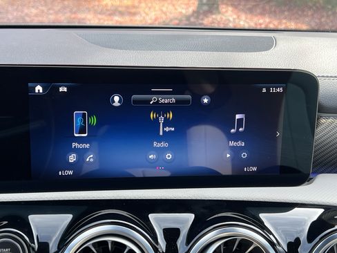 Used 2025 Mercedes-Benz CLA 250 image 23