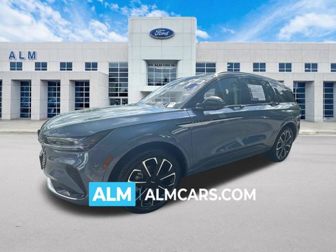 Used 2025 Lincoln Nautilus Reserve AWD/4WD image 1