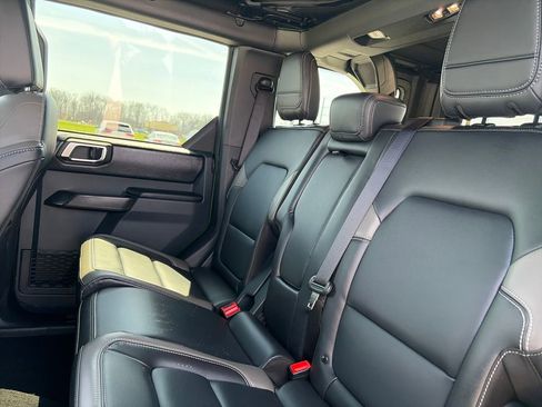Used 2025 Ford Bronco Outer Banks image 32