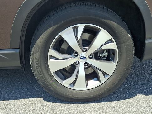 Used 2019 Subaru Ascent Premium w/ Popular Package #1 AWD/4WD image 9