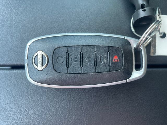 Used 2024 Nissan Rogue SV FWD image 29