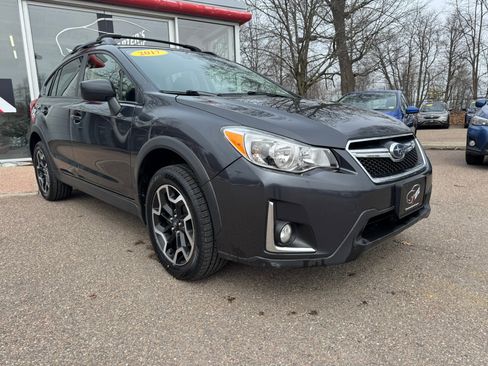 Used 2017 Subaru Crosstrek 2.0i Premium AWD/4WD image 2