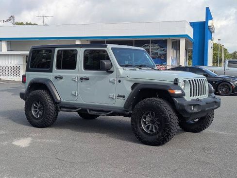 Used 2024 Jeep Wrangler Unlimited Sport AWD/4WD image 2