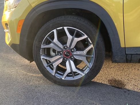 Certified 2021 Kia Seltos SX w/ SX Sunroof Package image 34