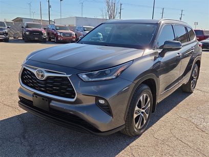 Used 2021 Toyota Highlander XLE