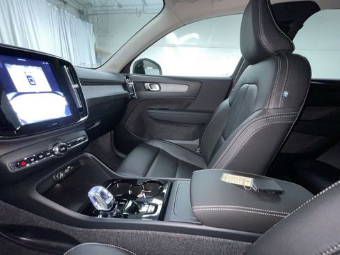 New 2026 Volvo XC40 B5 Plus w/ Protection Package Premier image 4