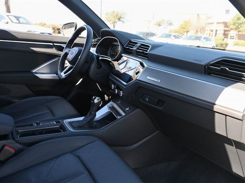 Certified 2025 Audi Q3 2.0T Premium w/ Convenience Package image 22