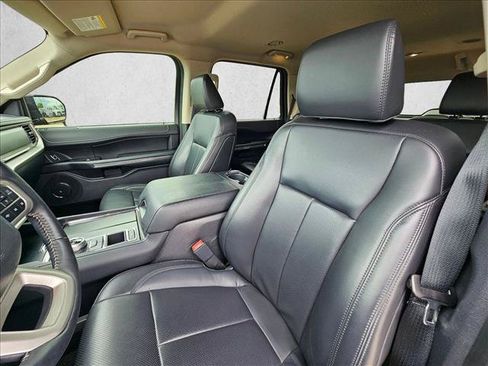 Used 2024 Ford Expedition XLT RWD image 15
