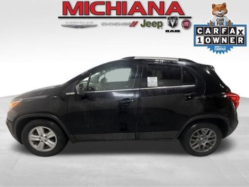 Used 2019 Chevrolet Trax LT FWD image 1