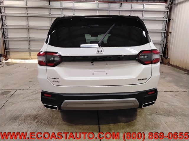 Used 2025 Honda Pilot Touring image 8