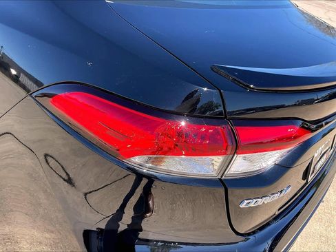 Used 2025 Toyota Corolla SE image 29