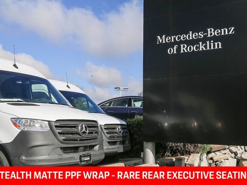 Used 2025 Cadillac Escalade Sport Platinum AWD/4WD image 45