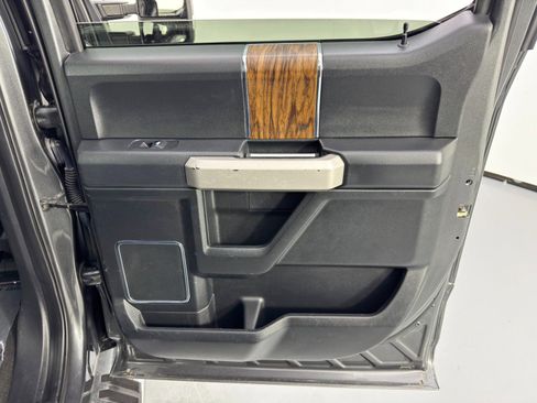 Used 2019 Ford F150 Lariat image 43