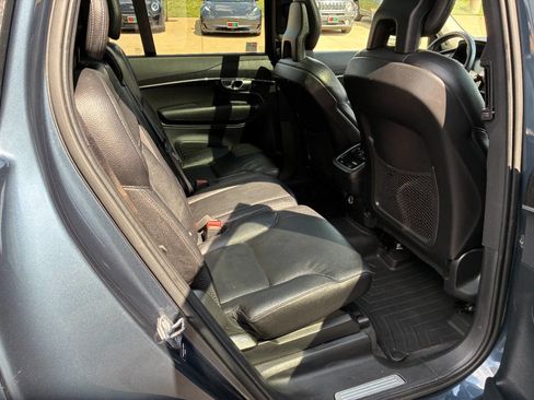Used 2020 Volvo XC90 T6 Momentum image 18