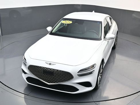 Used 2025 Genesis G70 2.5T image 19