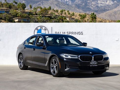 Used 2023 BMW 530i w/ Premium Package image 2