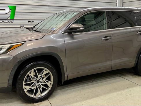 Used 2018 Toyota Highlander Limited Platinum image 1