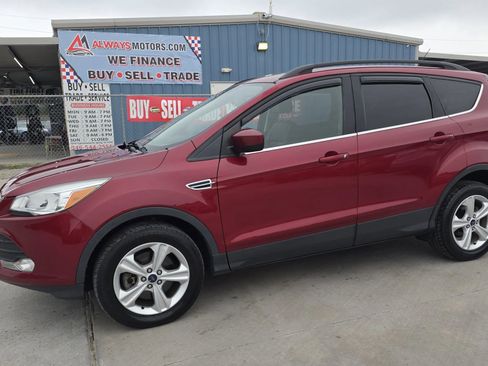 Used 2016 Ford Escape SE w/ SE Leather Comfort Package AWD/4WD image 1