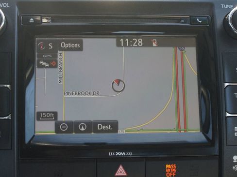 Used 2016 Toyota Camry XLE image 7