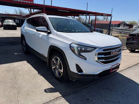 Used 2020 GMC Terrain SLT w/ Preferred Package image 3