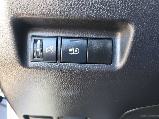 Used 2025 Toyota RAV4 XLE AWD/4WD image 21