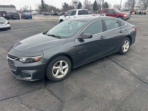 Used 2017 Chevrolet Malibu LS image 2