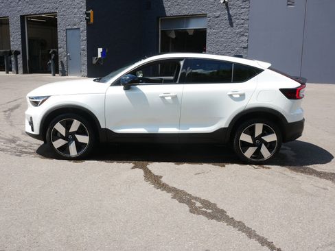 Certified 2023 Volvo C40 P8 Recharge Ultimate w/ Protection Package Premier AWD/4WD image 4