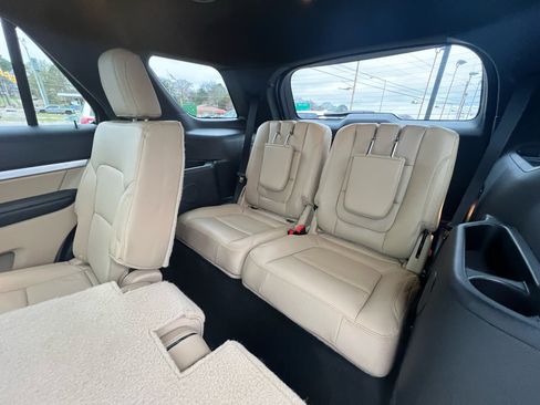 Used 2016 Ford Explorer XLT w/ Equipment Group 202A image 31