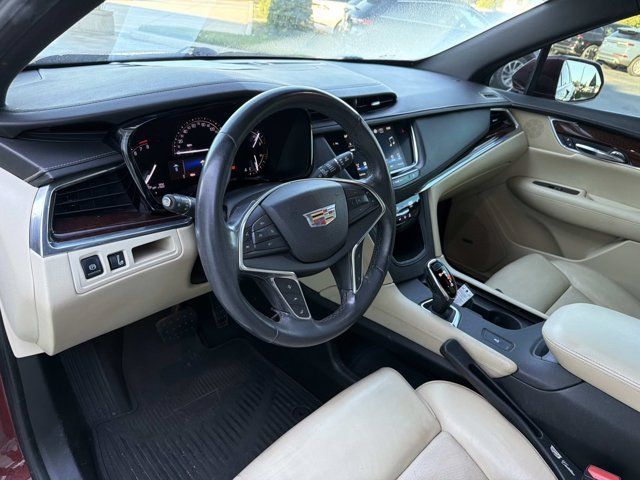 Used 2017 Cadillac XT5 Luxury w/ Driver Awareness Package FWD image 14