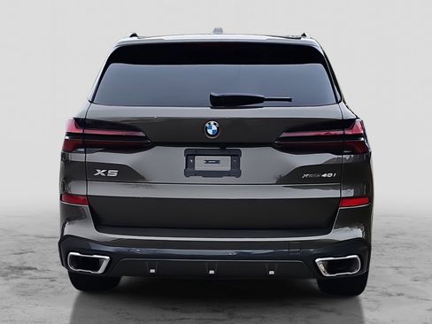 Used 2026 BMW X5 xDrive40i w/ Executive Package image 6
