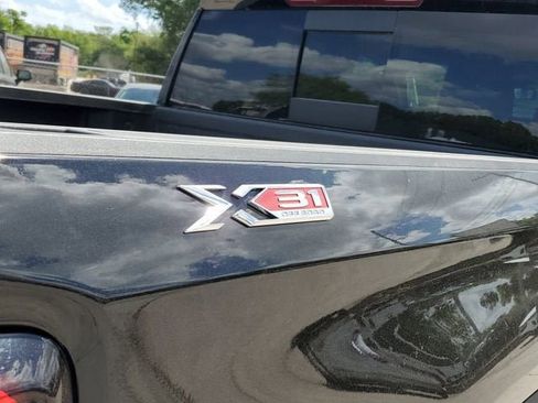 New 2026 GMC Sierra 1500 SLT image 10