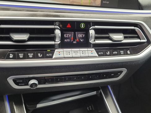 Used 2022 BMW X7 xDrive40i w/ M Sport Package image 30