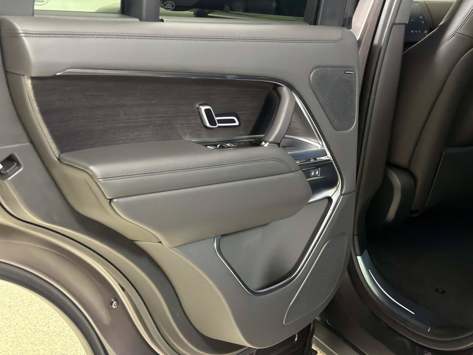 New 2026 Land Rover Range Rover SE AWD/4WD image 12