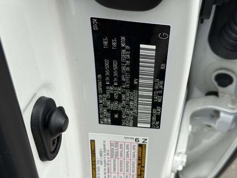 Used 2024 Lexus LX 600 4WD w/ Appearance Package image 32